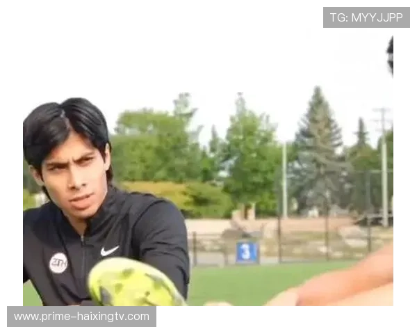 足球巨星频频穿烂球鞋揭秘原因 与球场表现和个人习惯息息相关