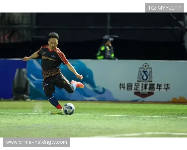 足球明星纷纷入驻抖音平台分享精彩瞬间粉丝互动热度不断攀升